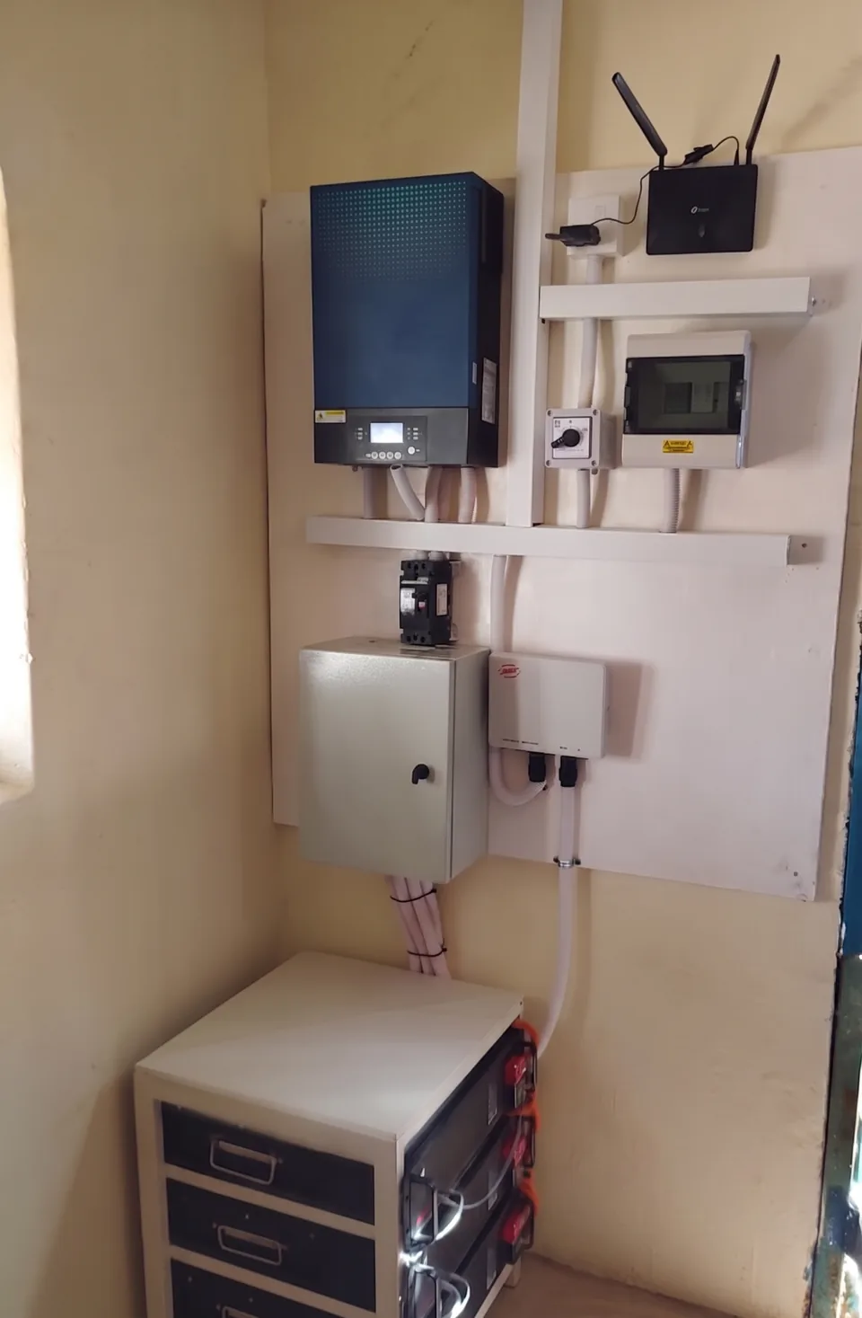 Girls Secondary School 10 kW off-grid solar electrification, Northern Kenya